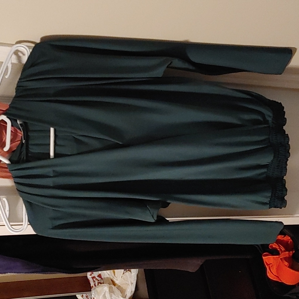 2 blouse black and /or green